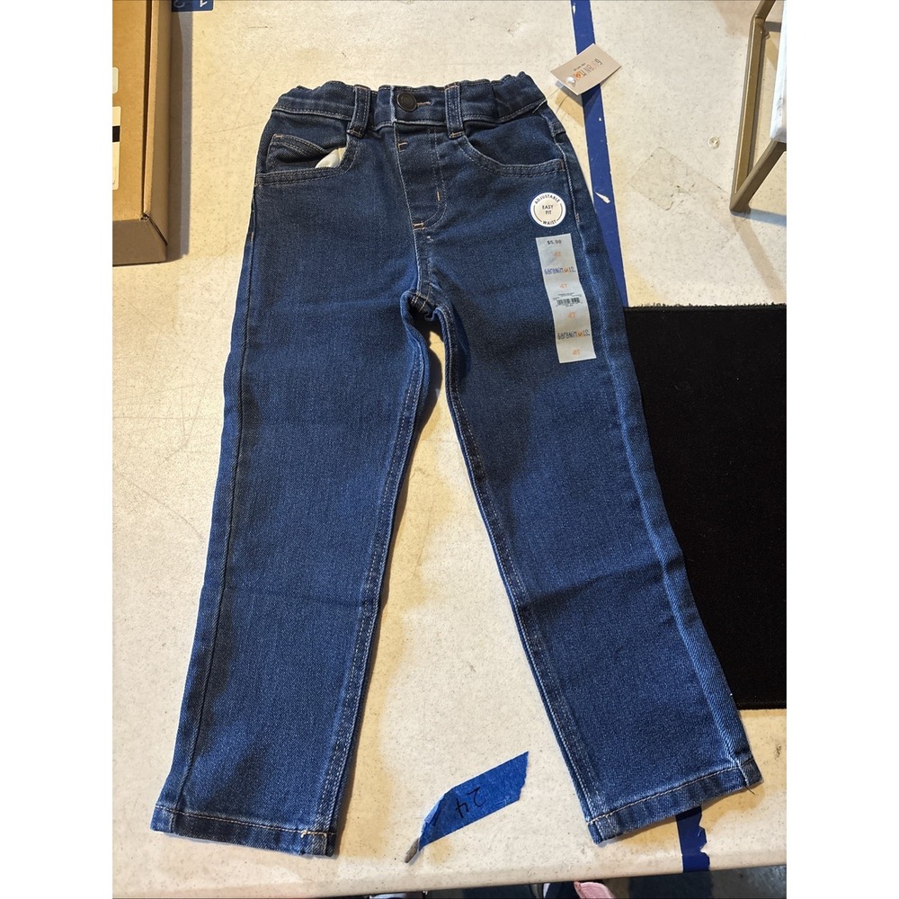 NEW,  1 PAIR OF TODDLER UNISEX STRAIGHT LEG JEANS, GARANIMALS SIZE 4T